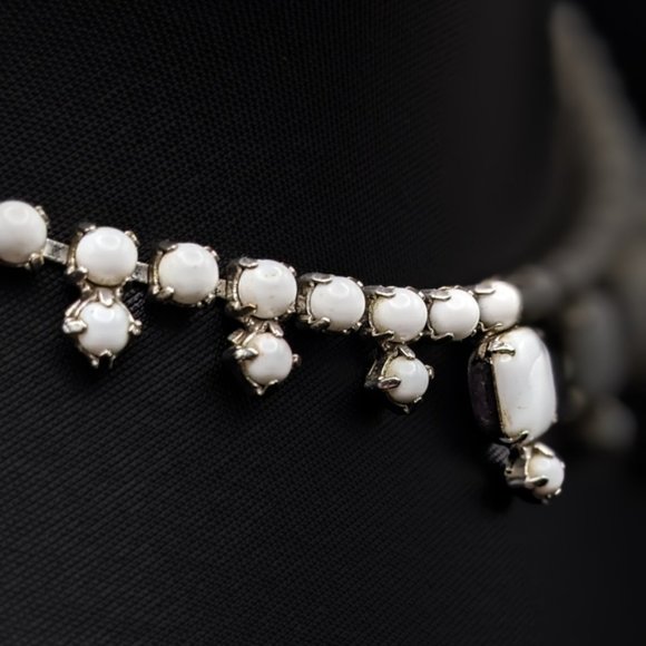 VINTAGE Milk White Opaque Prong Set Stone Necklace - Picture 3 of 9